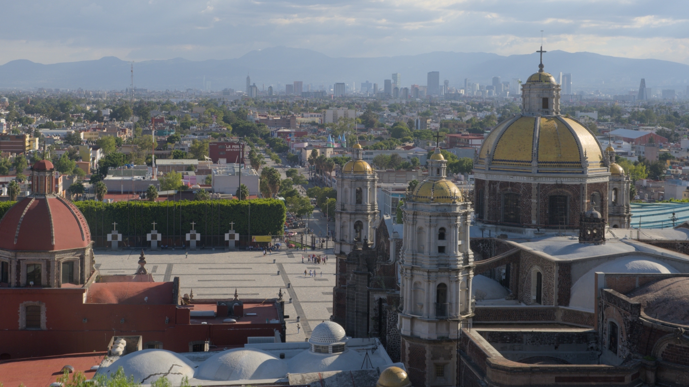 Strolling through the City of Mexico